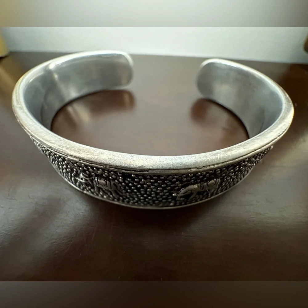 Silver bracelet, happy elephants. - Picture 8 of 13